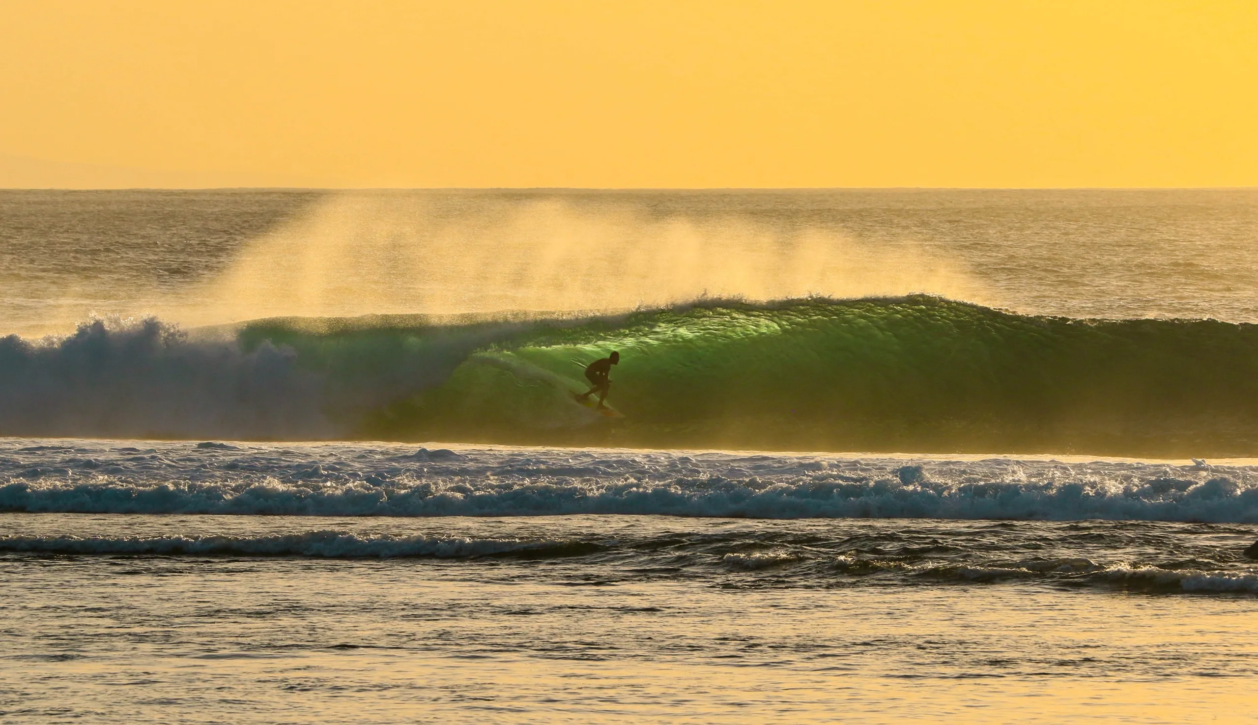 Perfect Surf in Indonesia